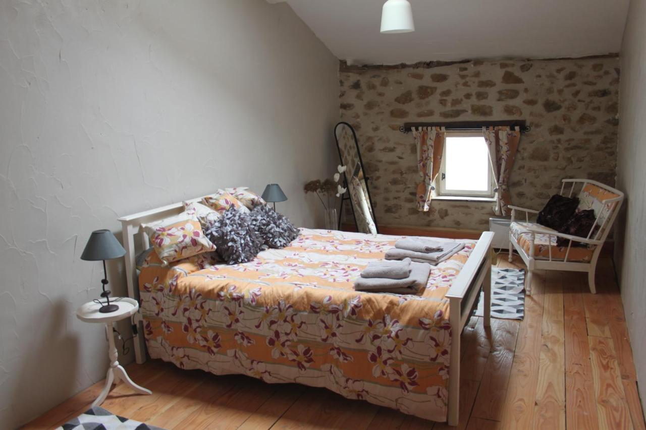 Gite La Pimparola Villa Nouic Eksteriør billede